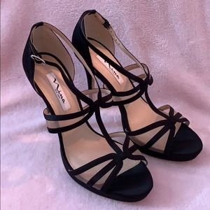 New Nina heels. Black. Never worn